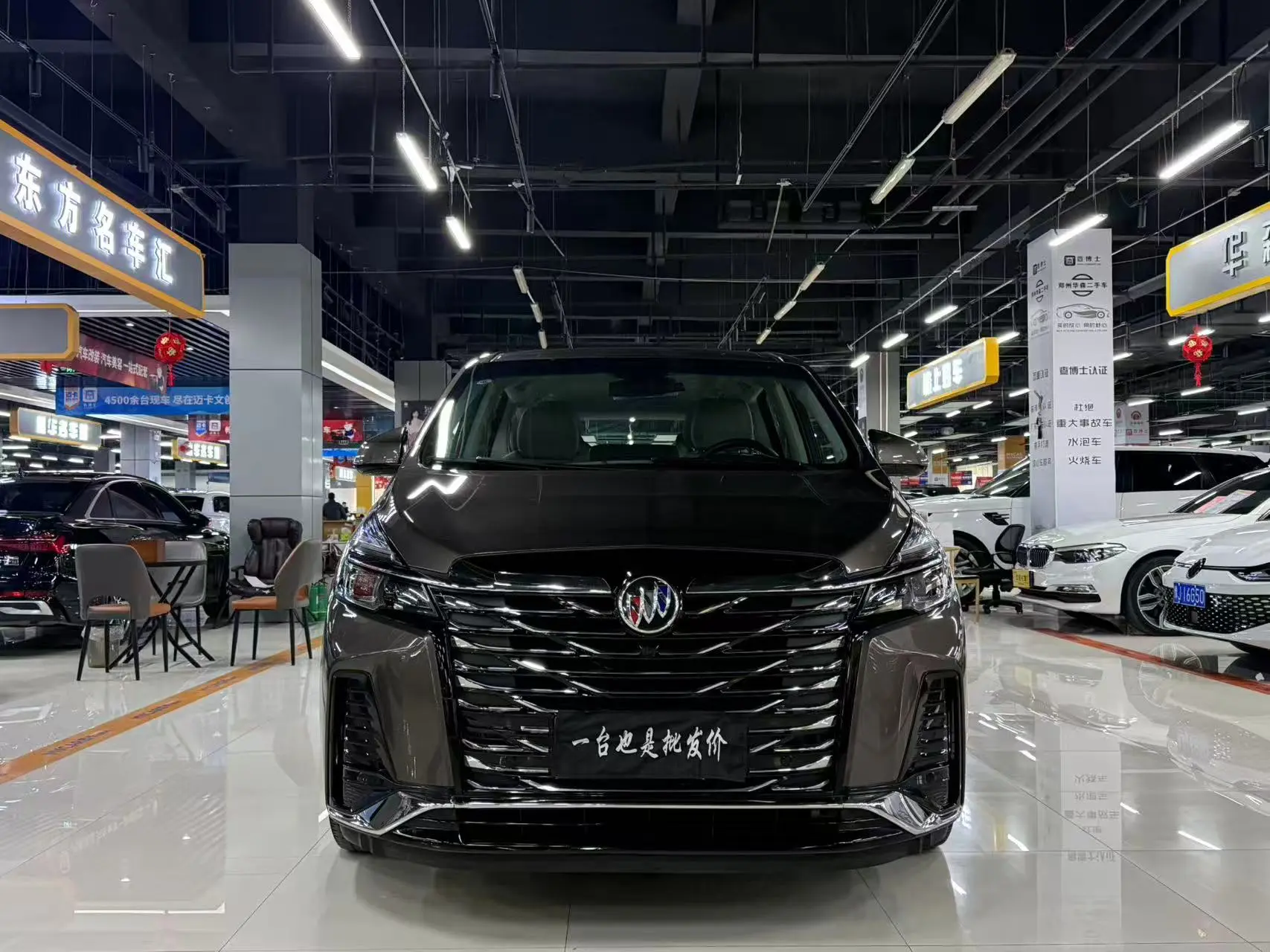 Buick GL8  из Китая