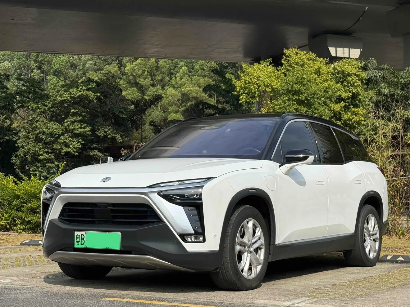 NIO ES8  из Китая