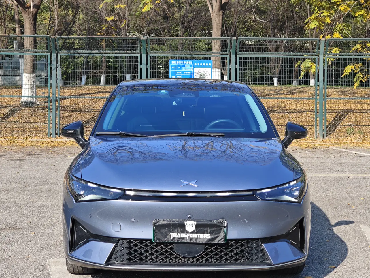 Xpeng P5  из Китая