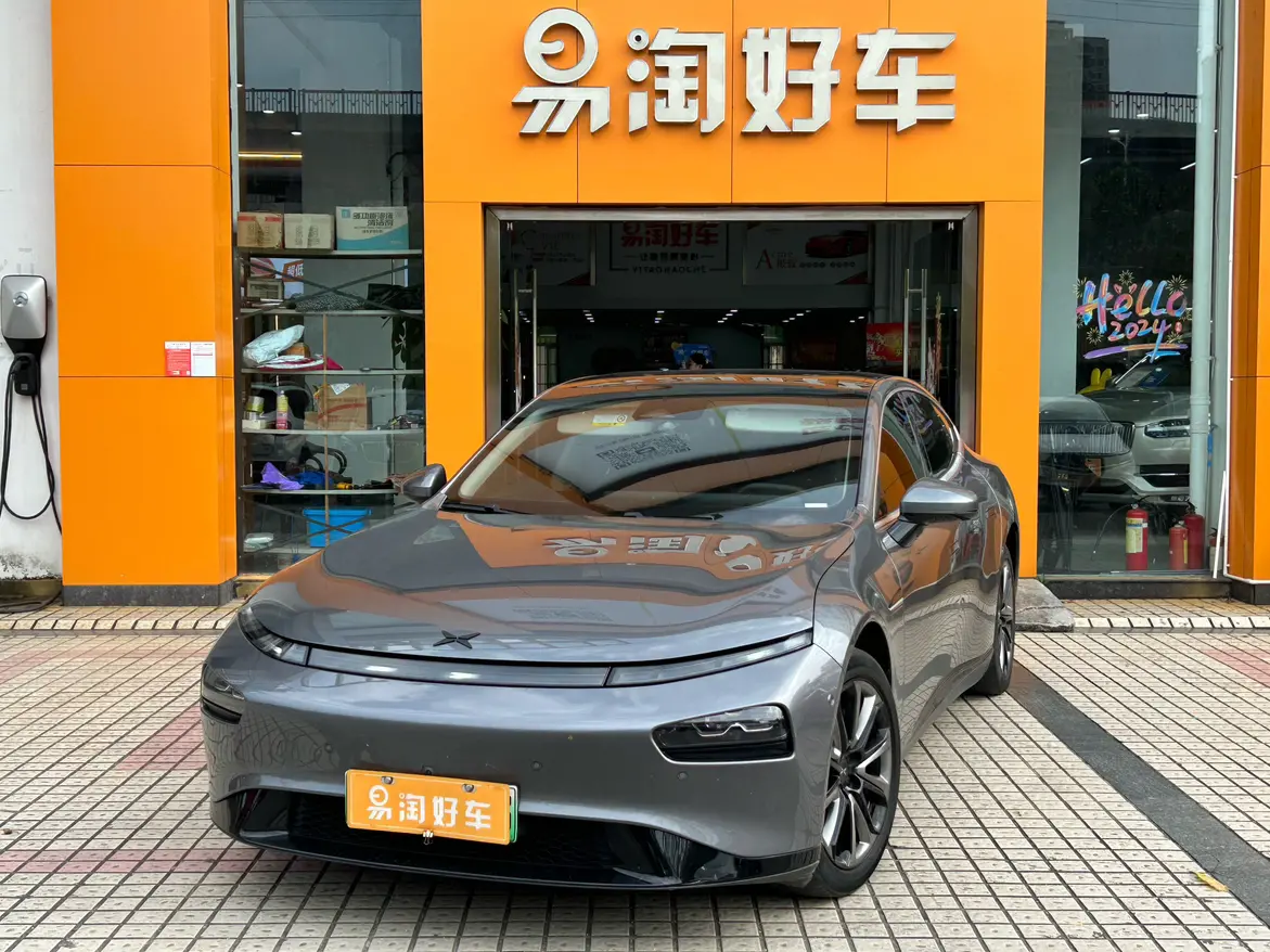 Xpeng P7  из Китая