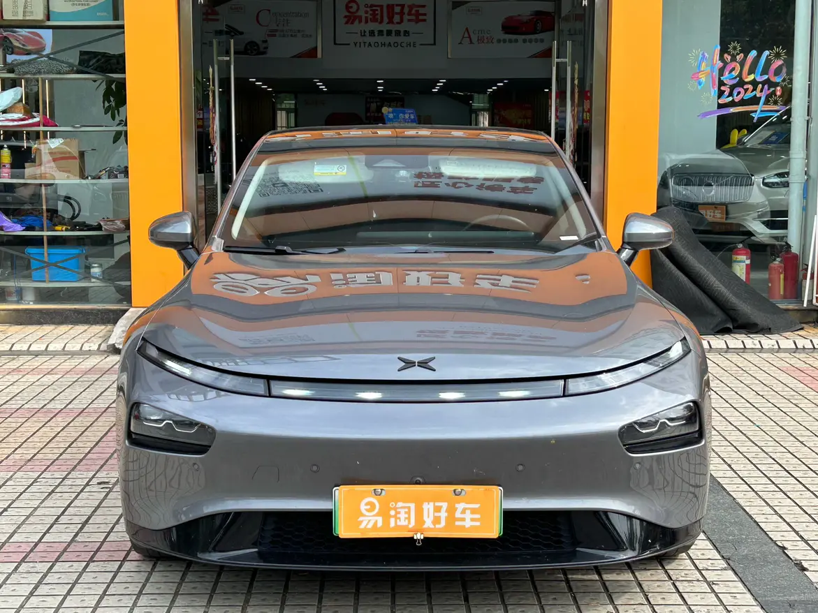 Xpeng P7  из Китая