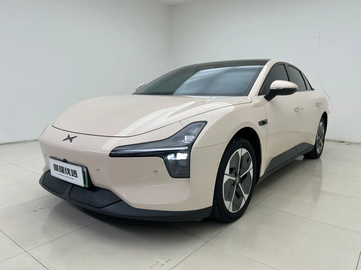 Xpeng Xiaopeng MONA M03  из Китая