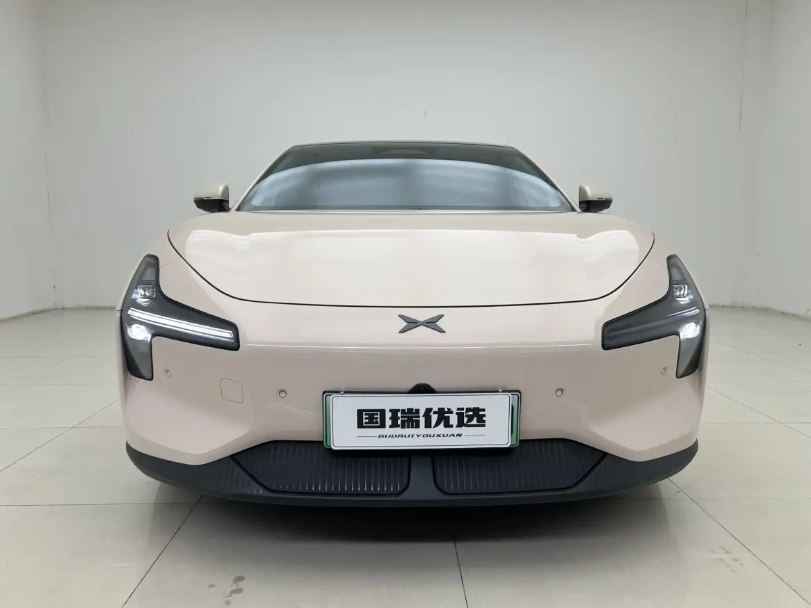 Xpeng Xiaopeng MONA M03  из Китая