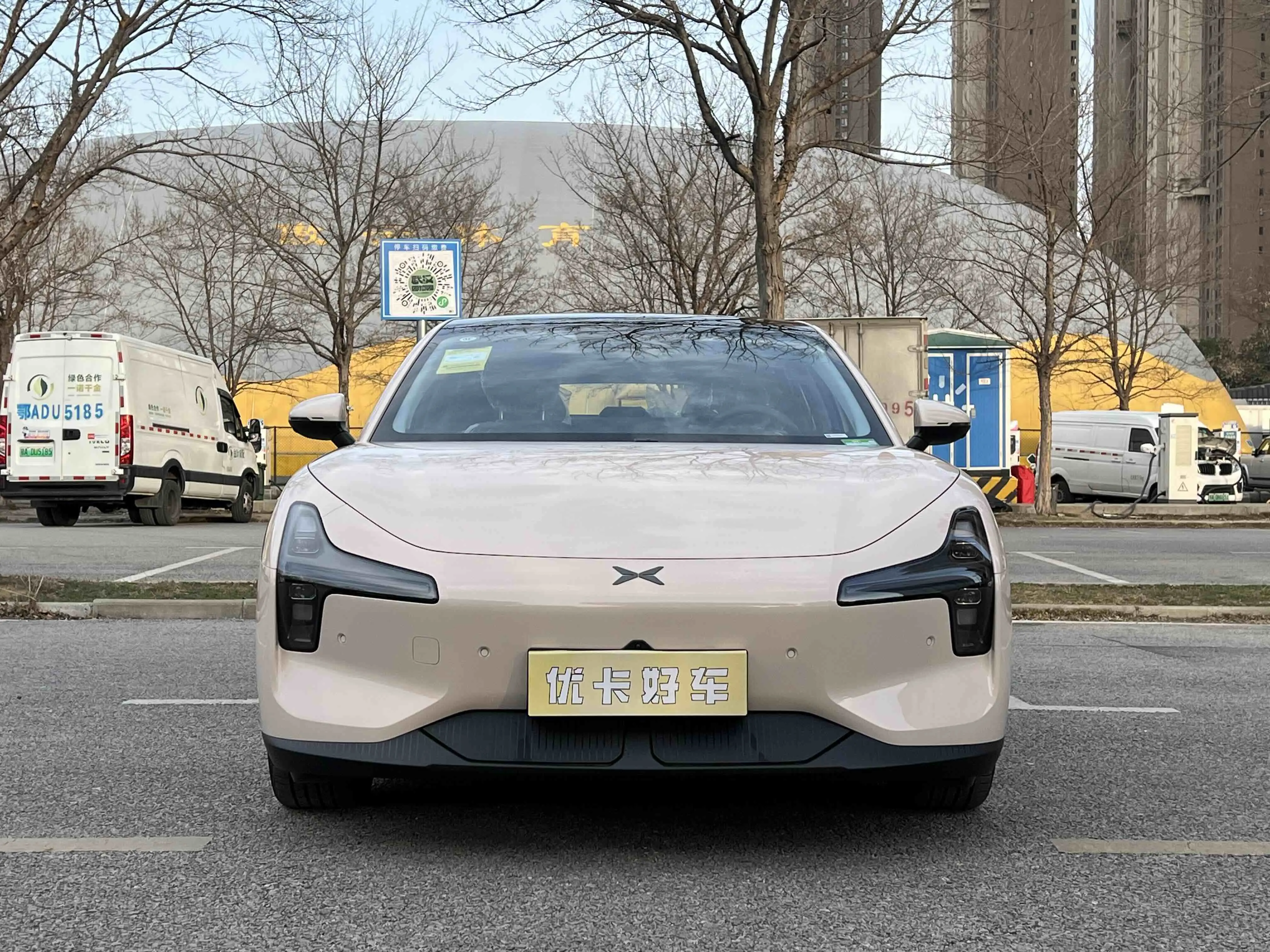 Xpeng Xiaopeng MONA M03  из Китая