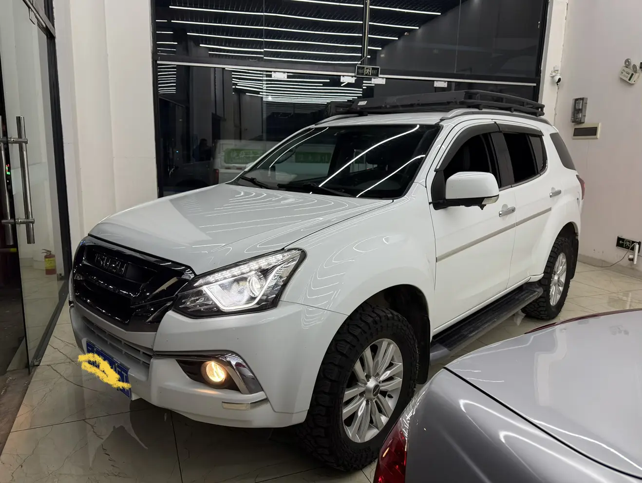 Isuzu Mu-X Shepherd  из Китая