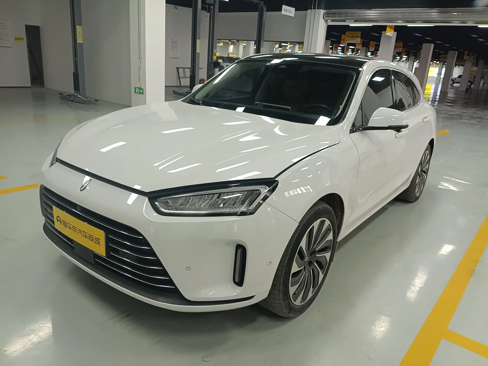 AITO M5 (Wenjie M5)  из Китая