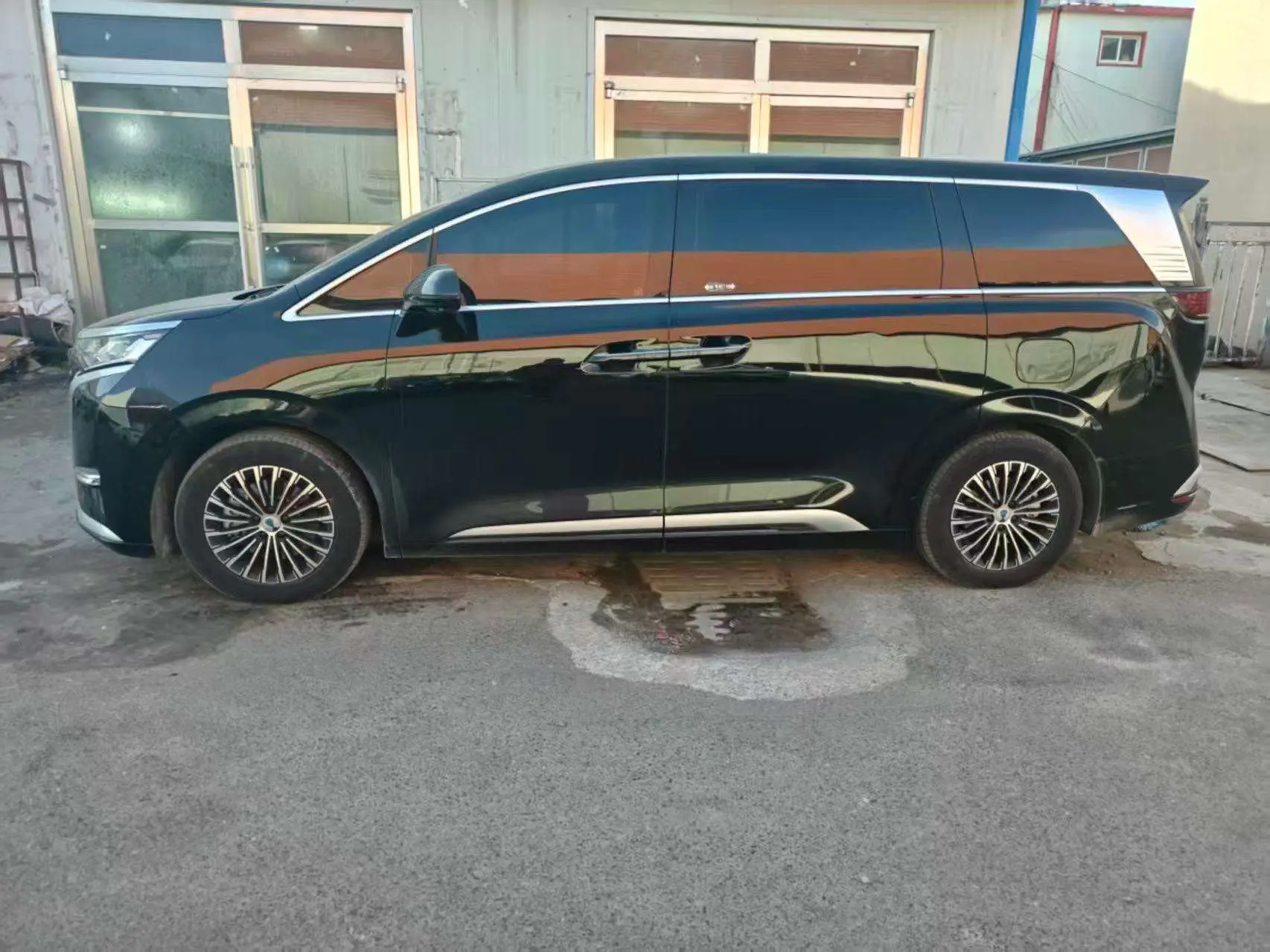 Denza D9 DM  из Китая