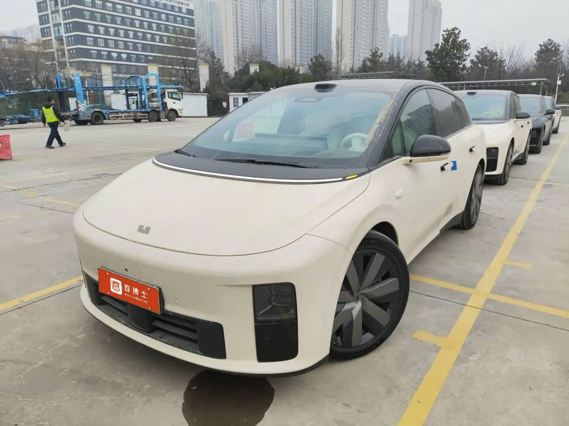 Li Ideal i6  из Китая