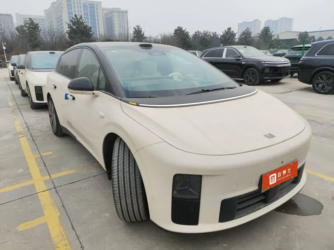 Li Ideal i6  из Китая