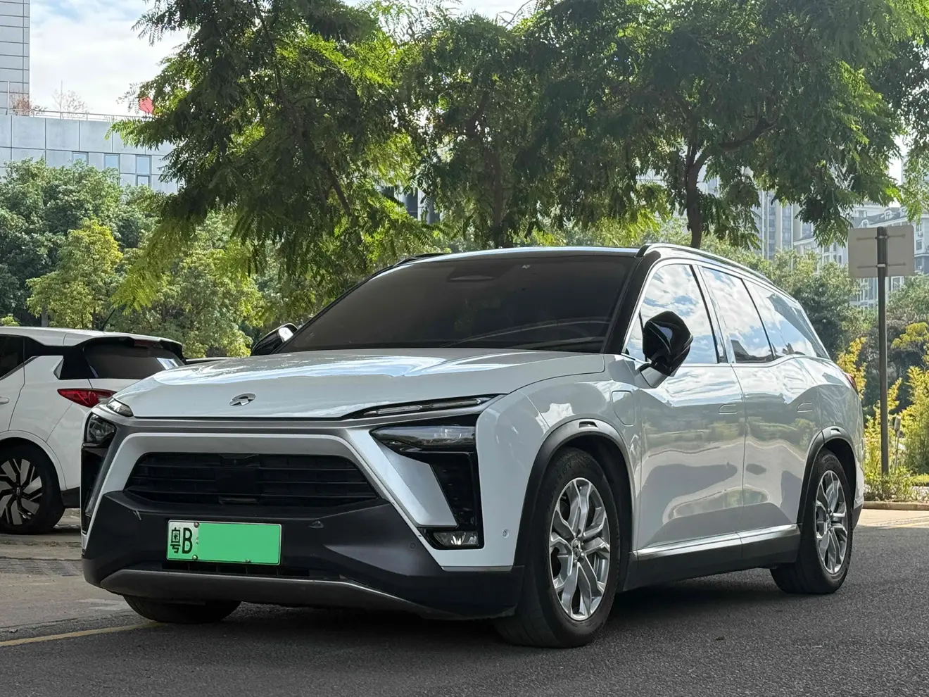NIO ES8  из Китая