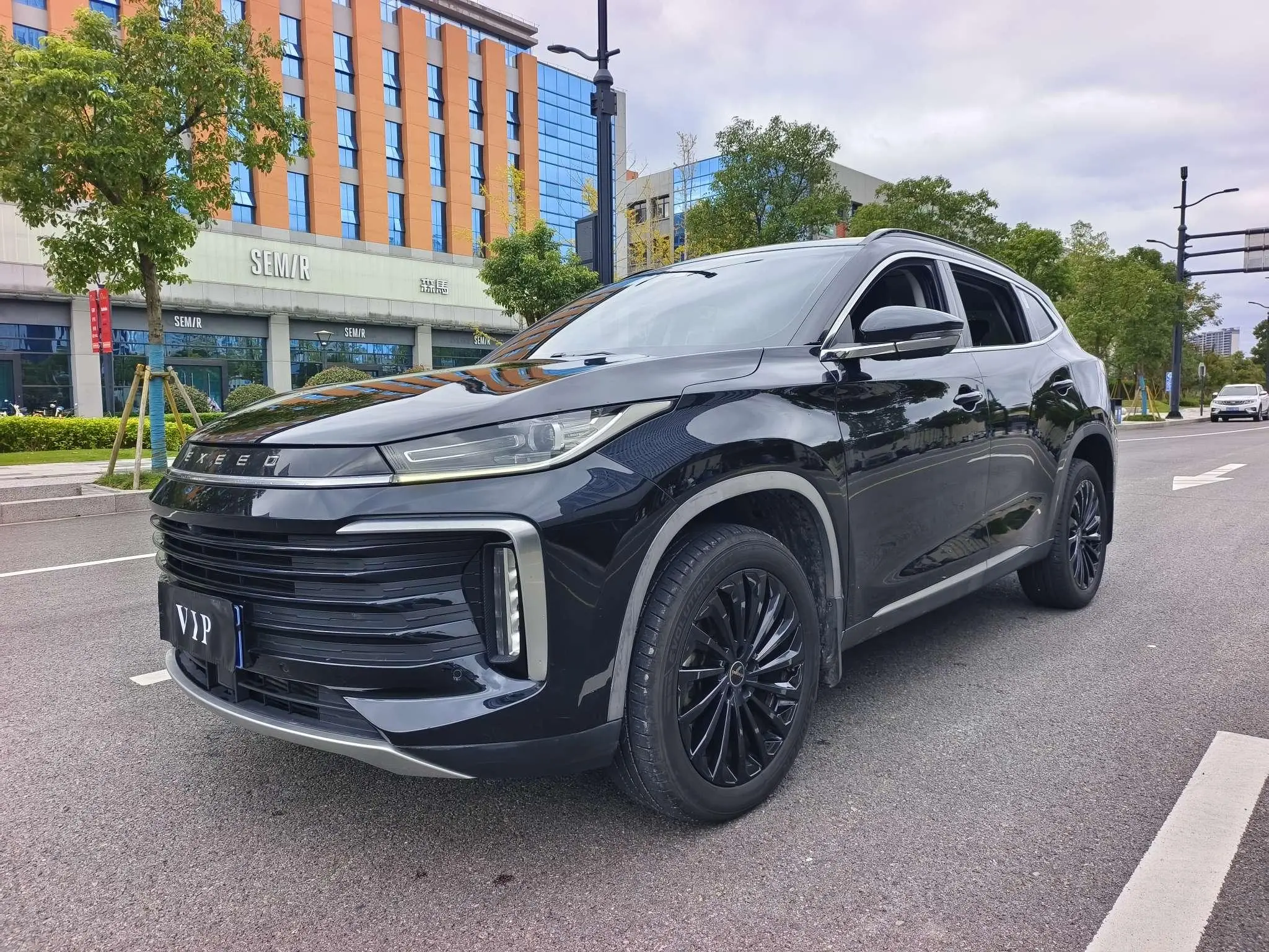 Exeed TXL (Stars in the clouds)  из Китая