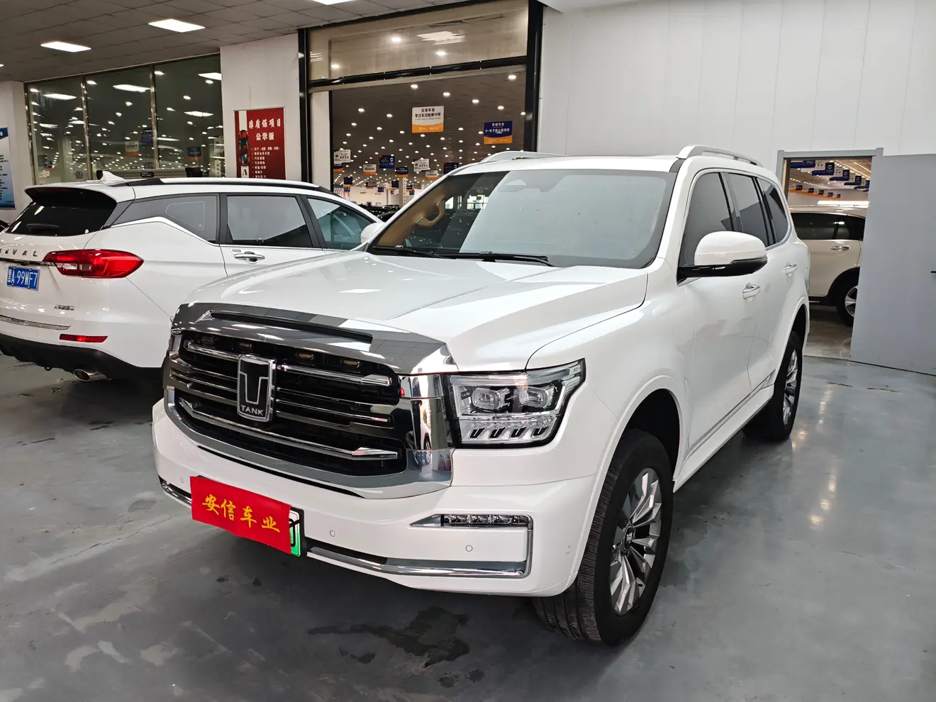 Tank 500 Hi4-T  из Китая