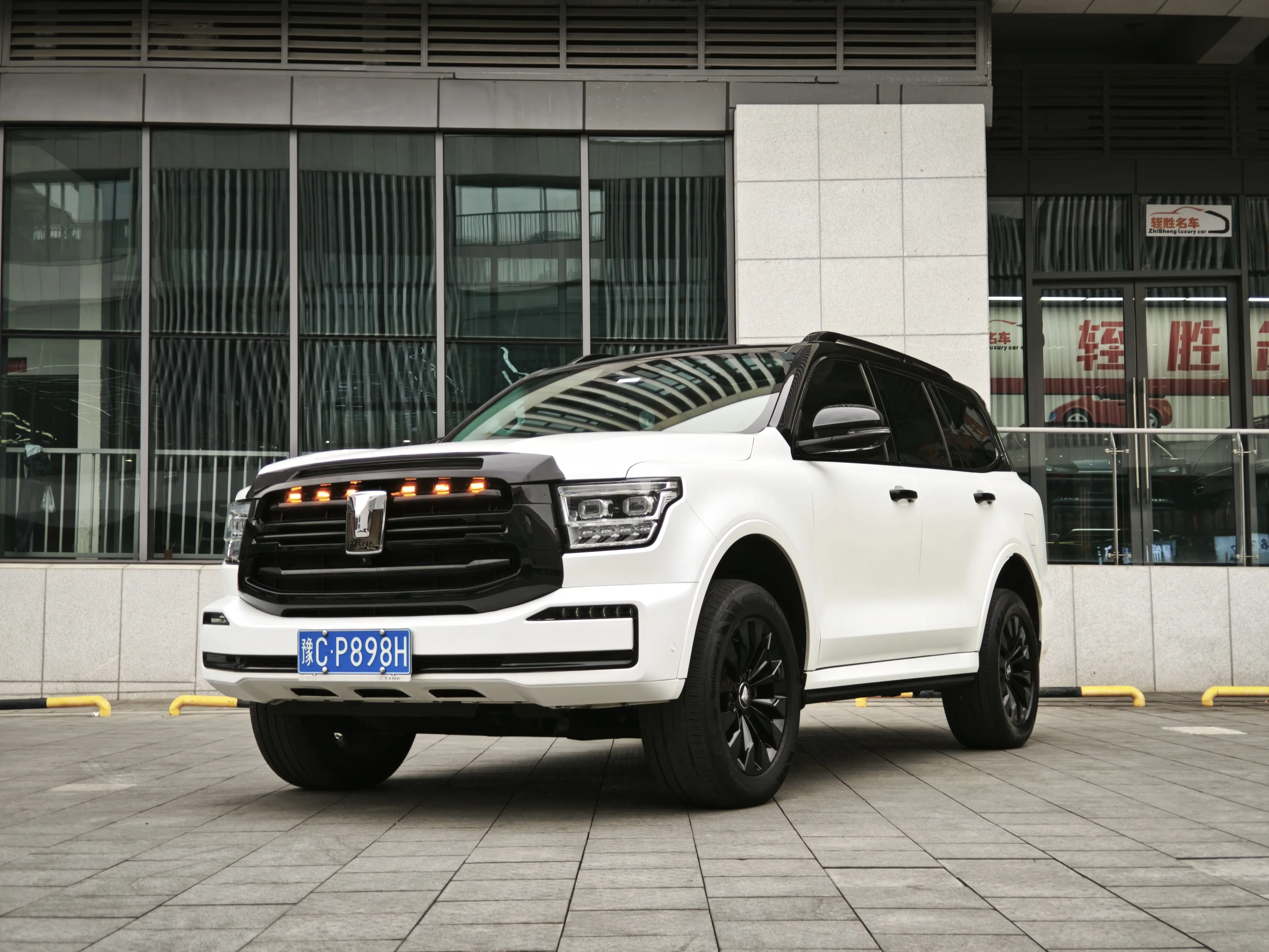 Tank 500  из Китая