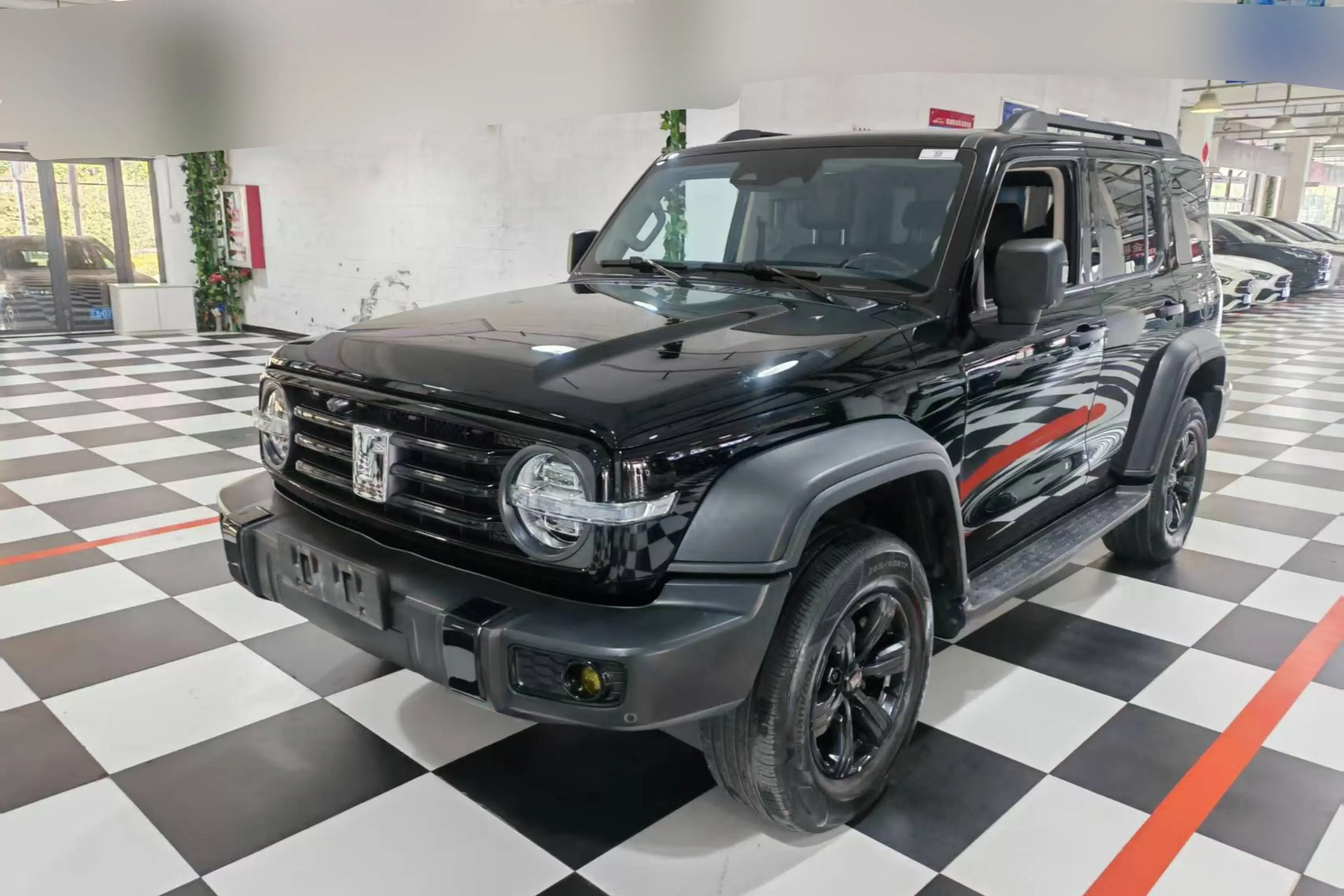 Tank 300  из Китая