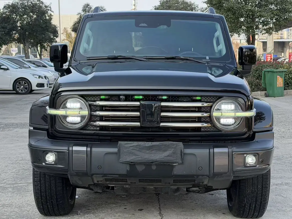 Tank 300  из Китая