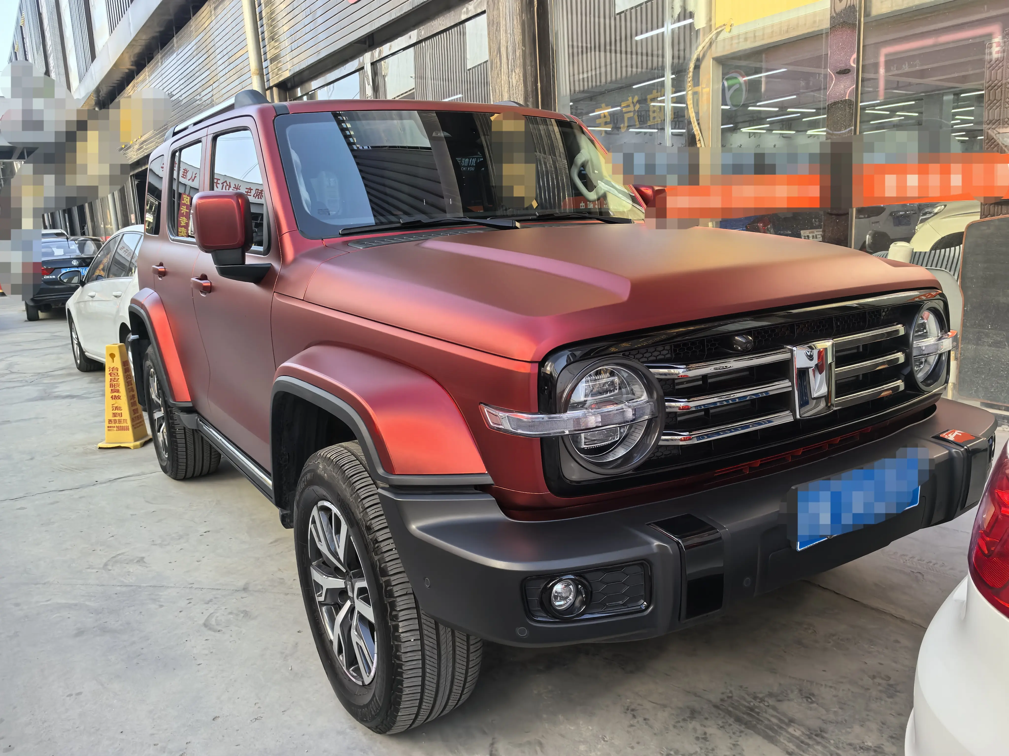 Tank 300  из Китая