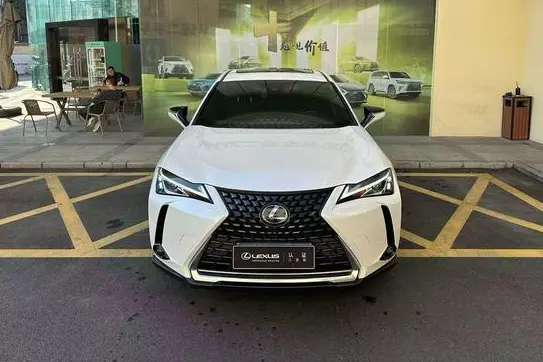 Lexus UX  из Китая