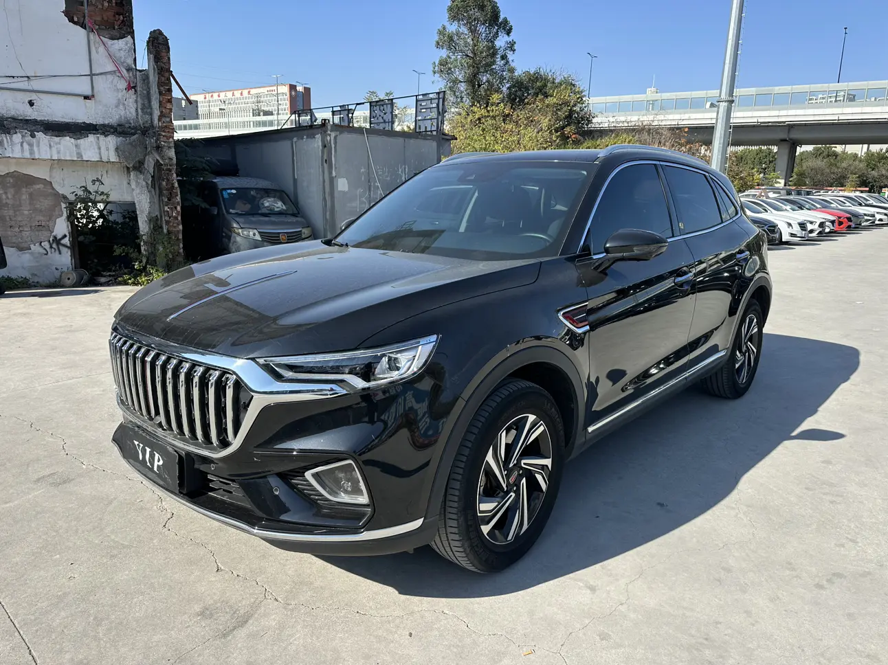 Hongqi HS5  из Китая