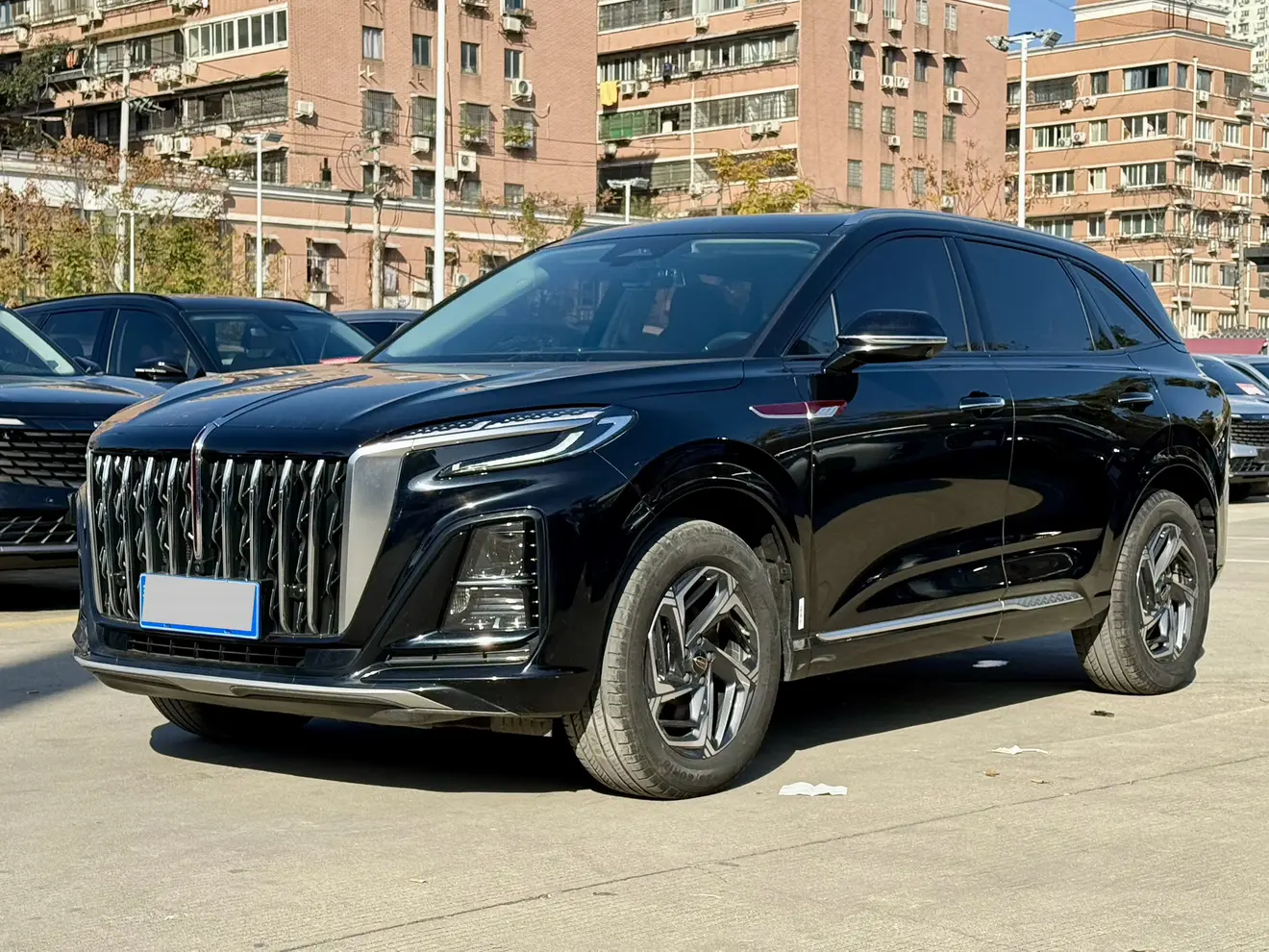 Hongqi HS3  из Китая