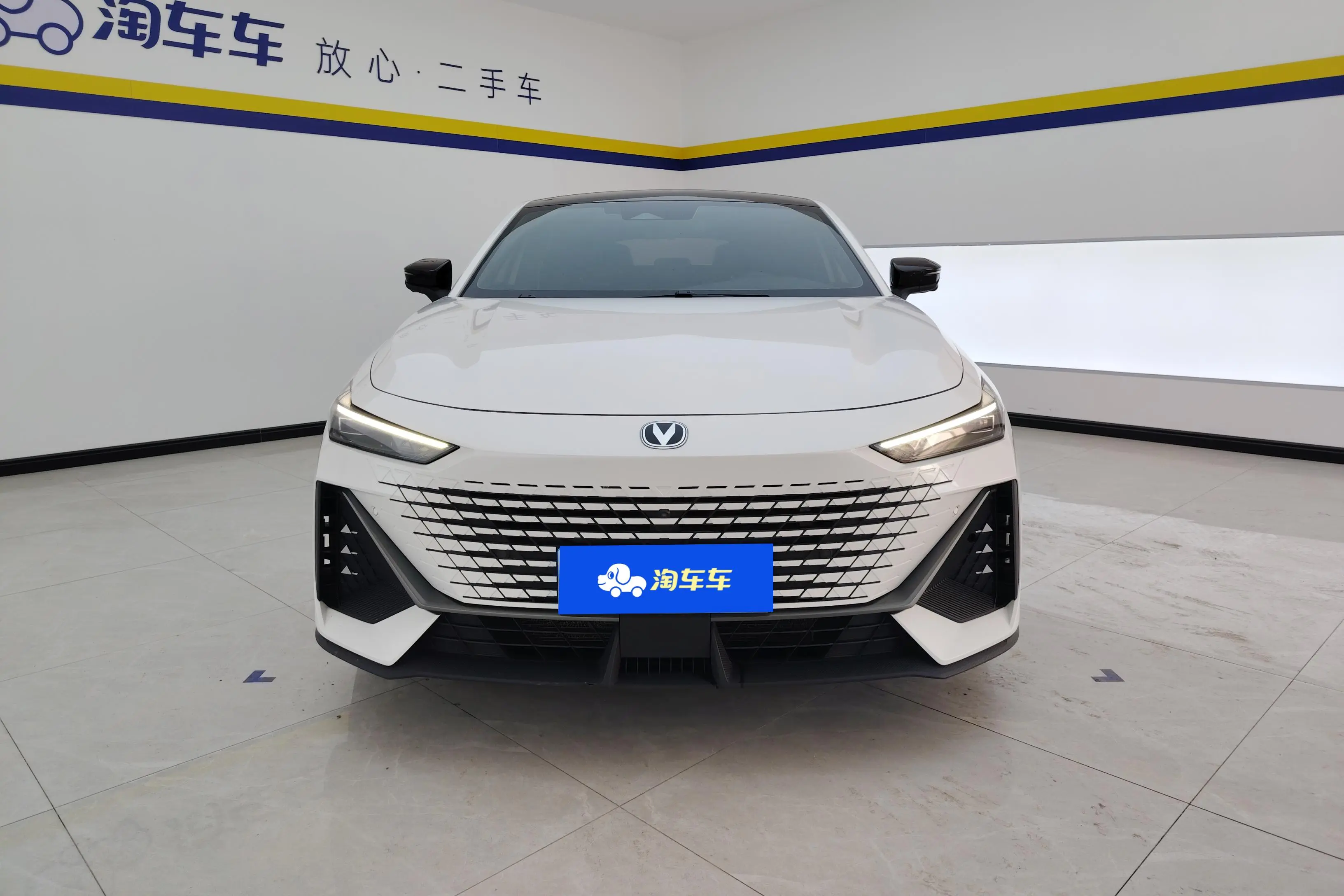 Changan UNI-V  из Китая