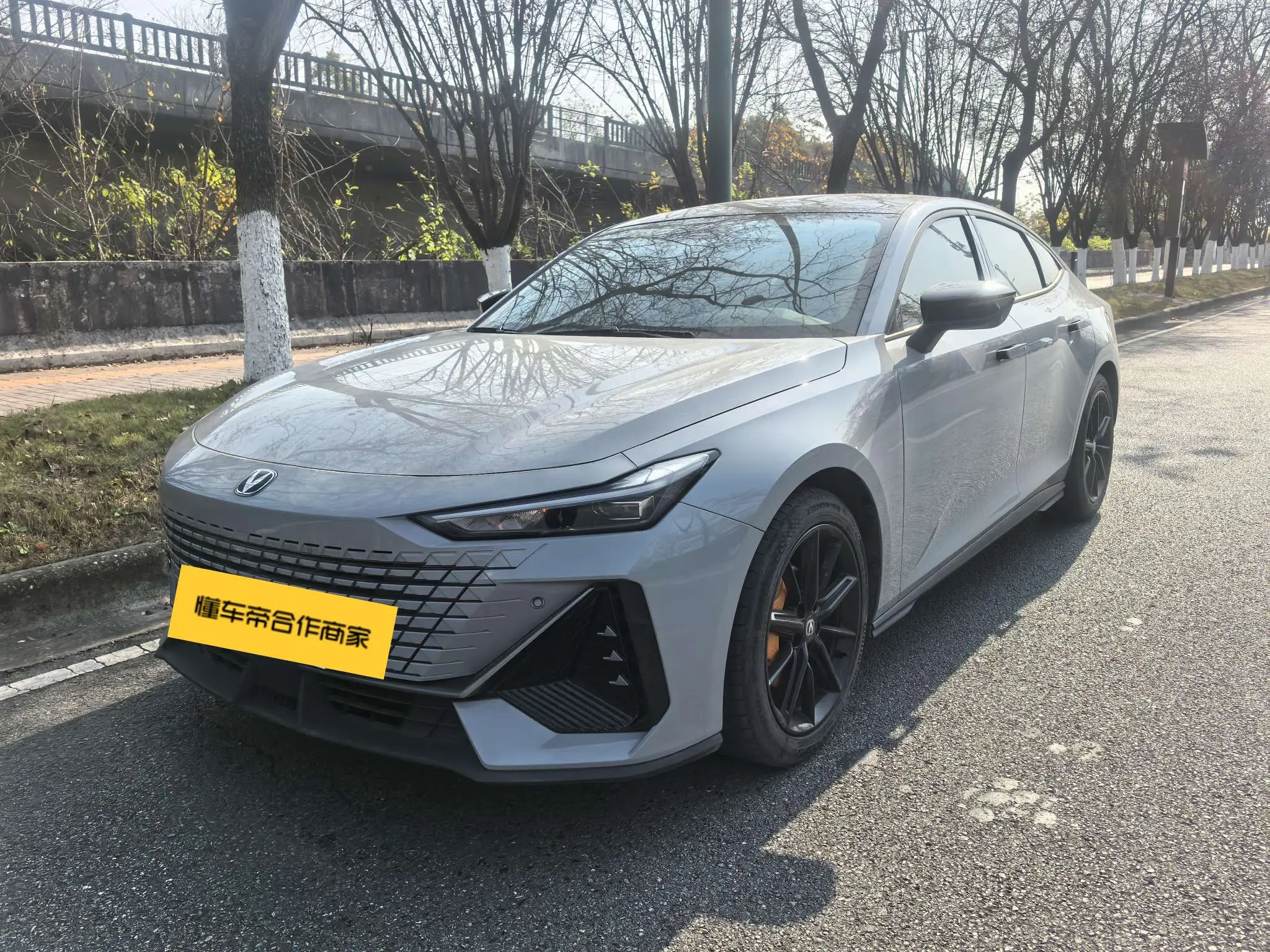 Changan UNI-V  из Китая