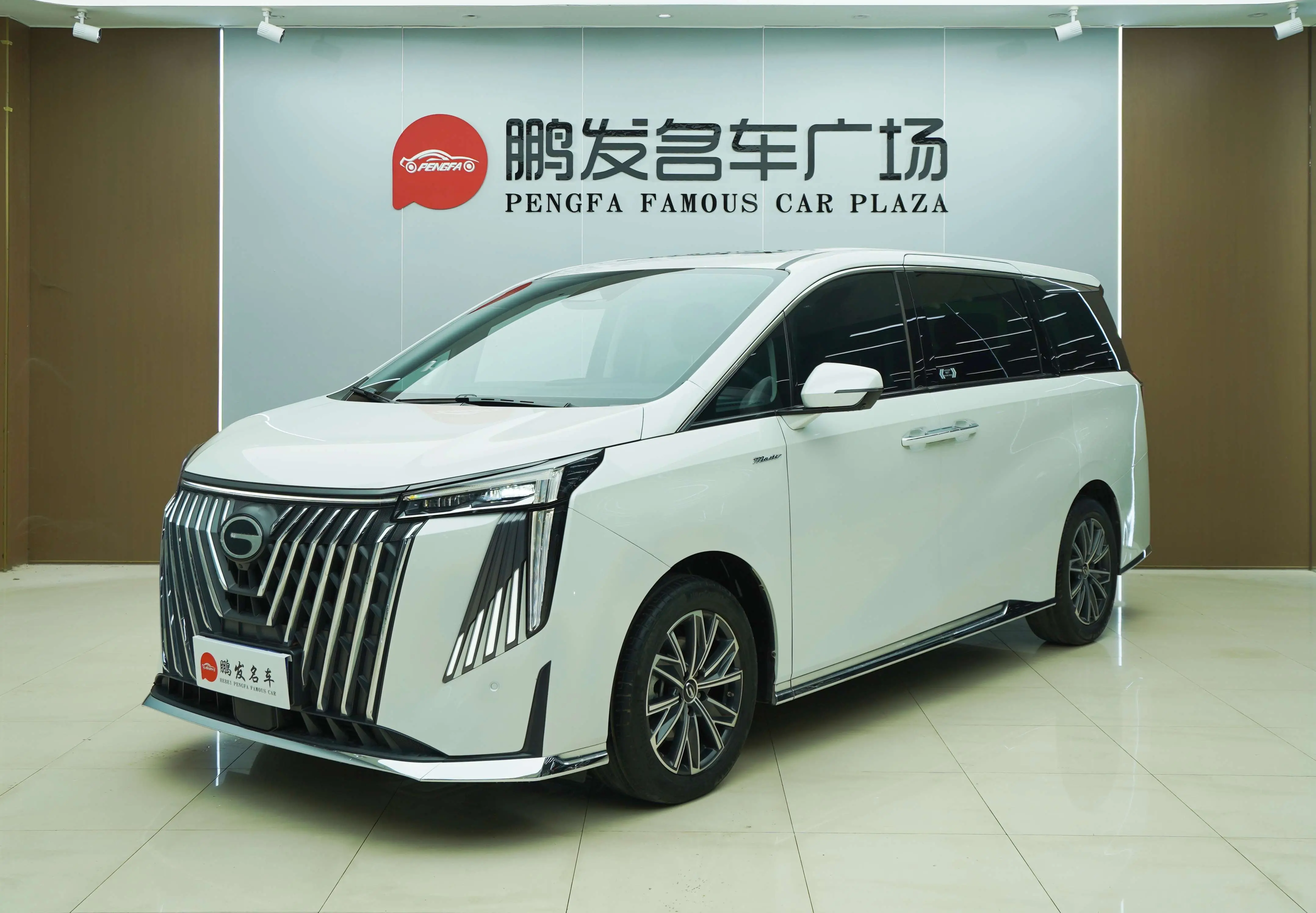 GAC Trumpchi M8  из Китая