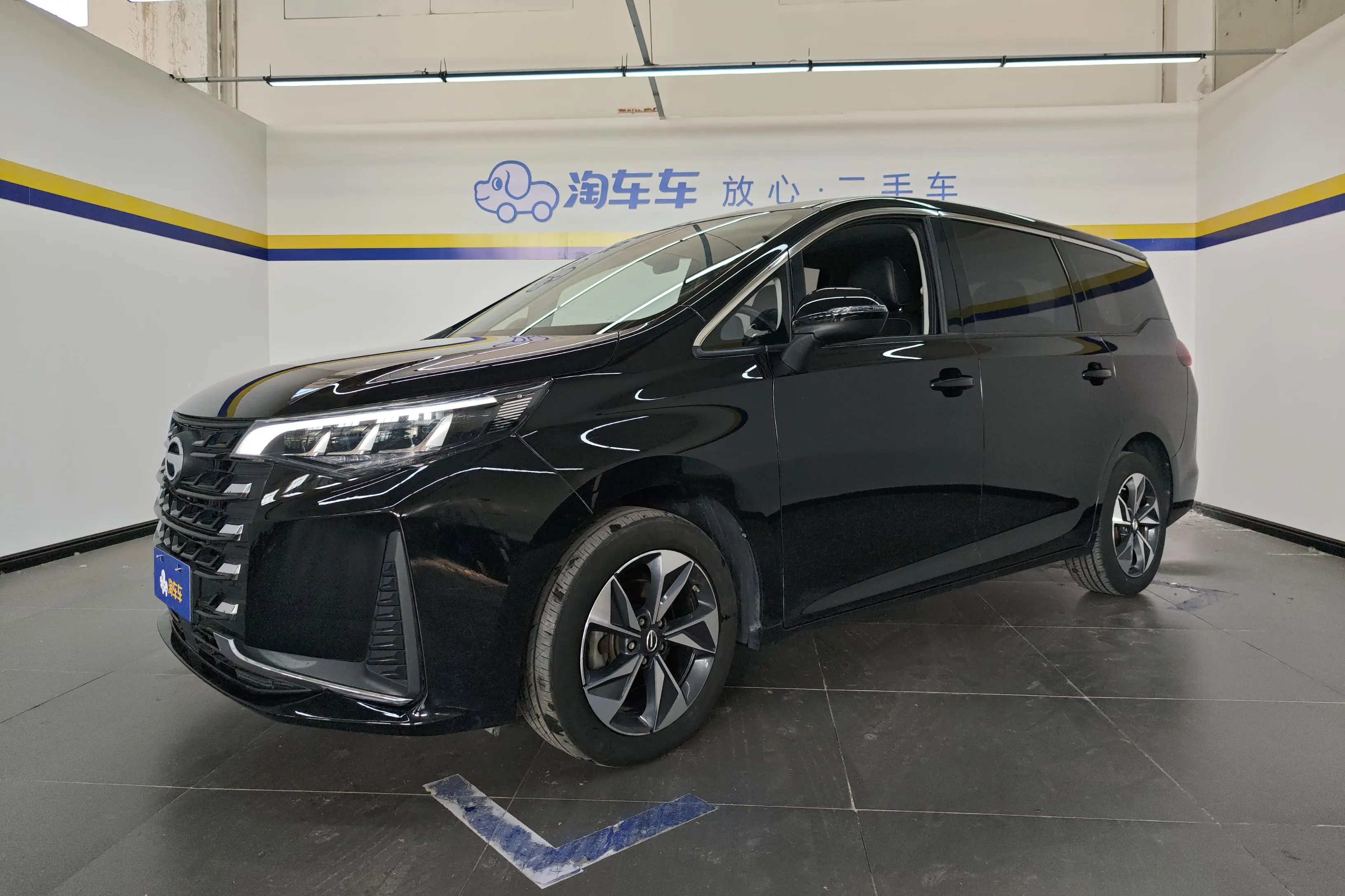 GAC Trumpchi M6  из Китая