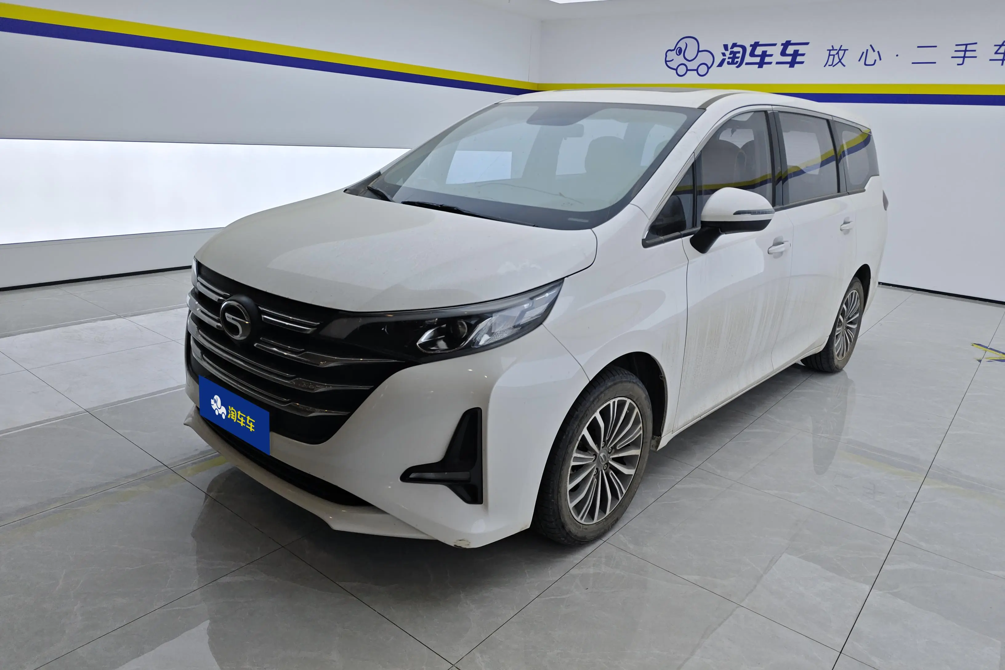 GAC Trumpchi M6  из Китая