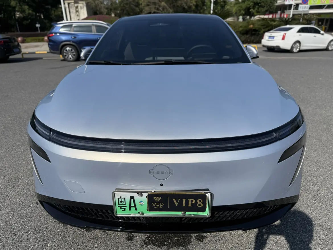 Nissan N7  из Китая