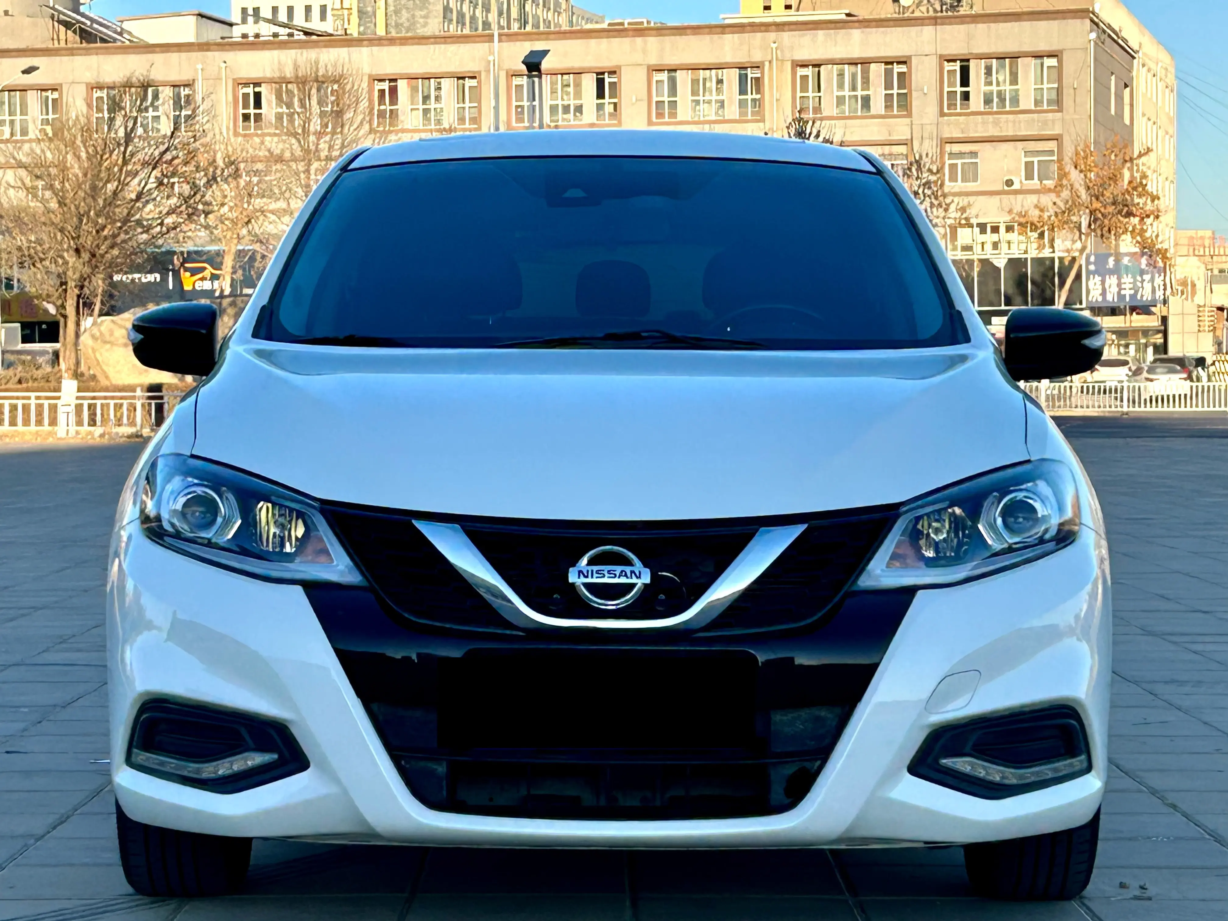 Nissan Tiida  из Китая