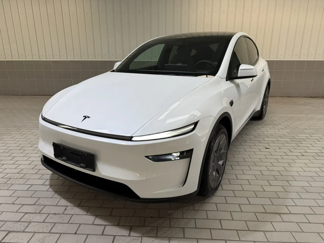 Tesla Model YL  из Китая