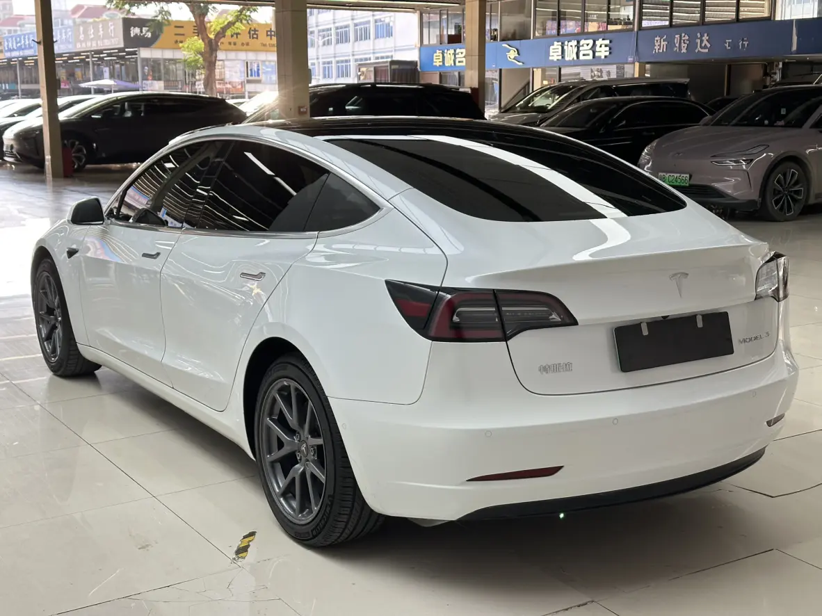 Tesla Model 3  из Китая