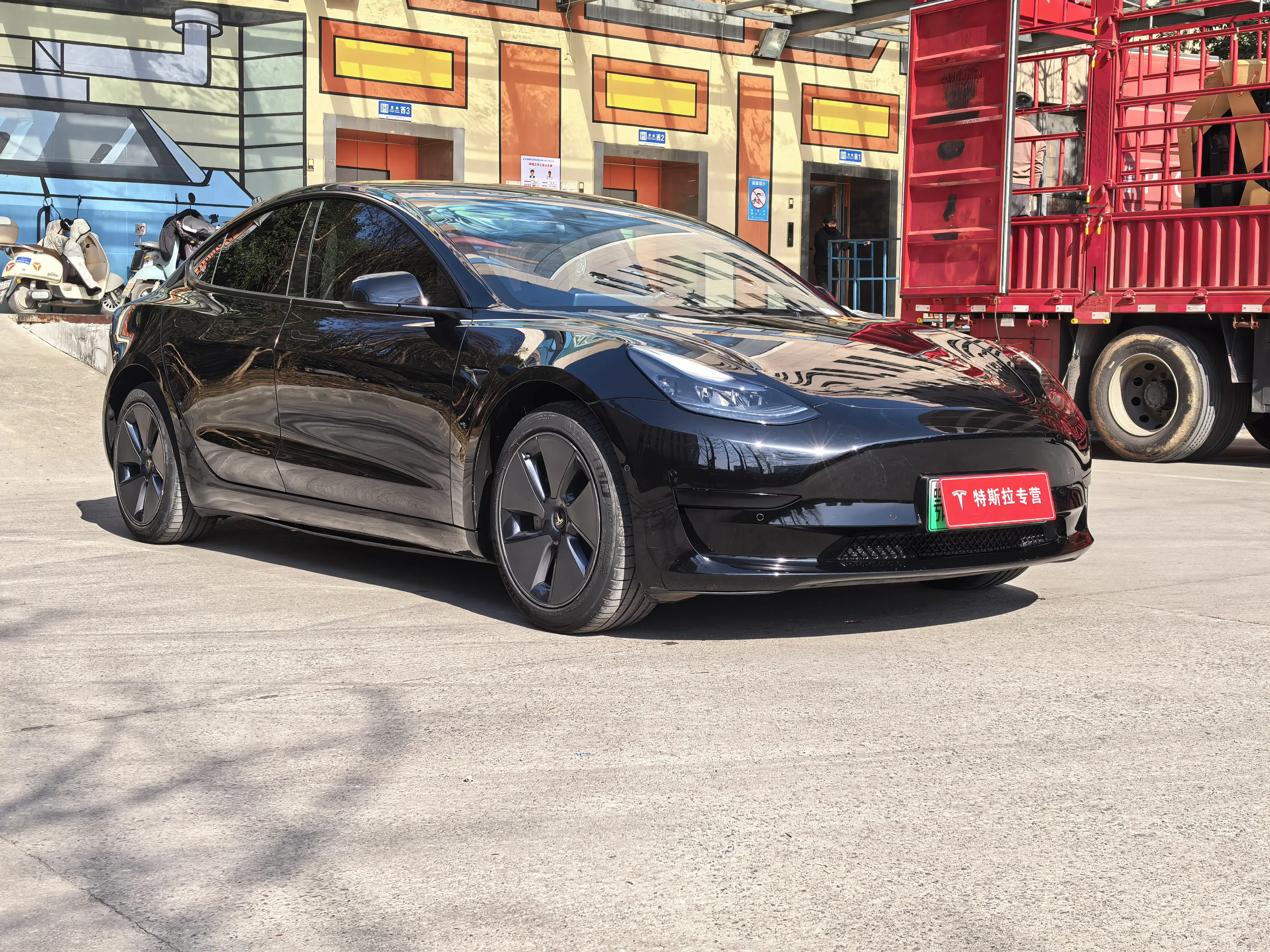 Tesla Model 3  из Китая