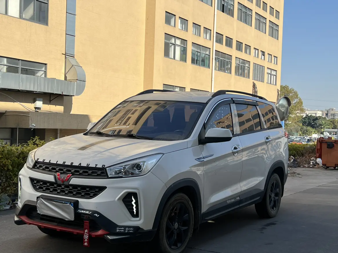 Wuling Hongguang S3  из Китая