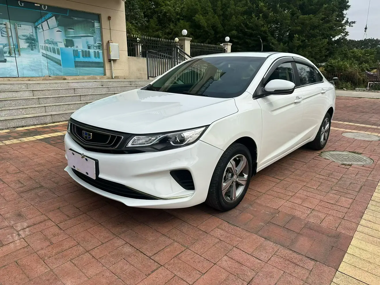 Geely Emgrand GL  из Китая