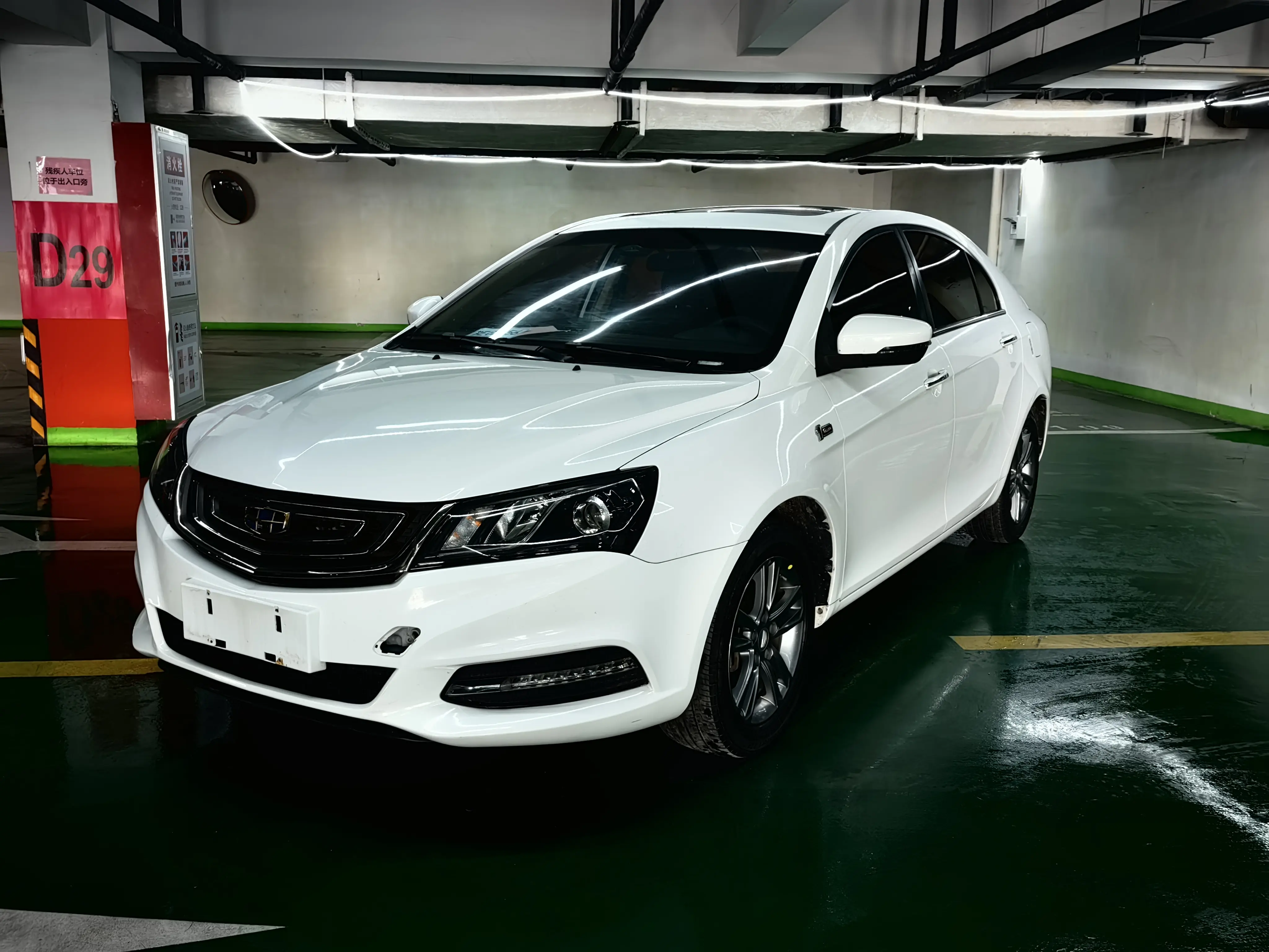 Geely Emgrand  из Китая