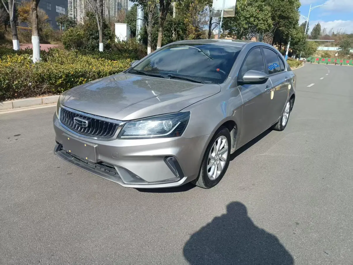 Geely Emgrand  из Китая