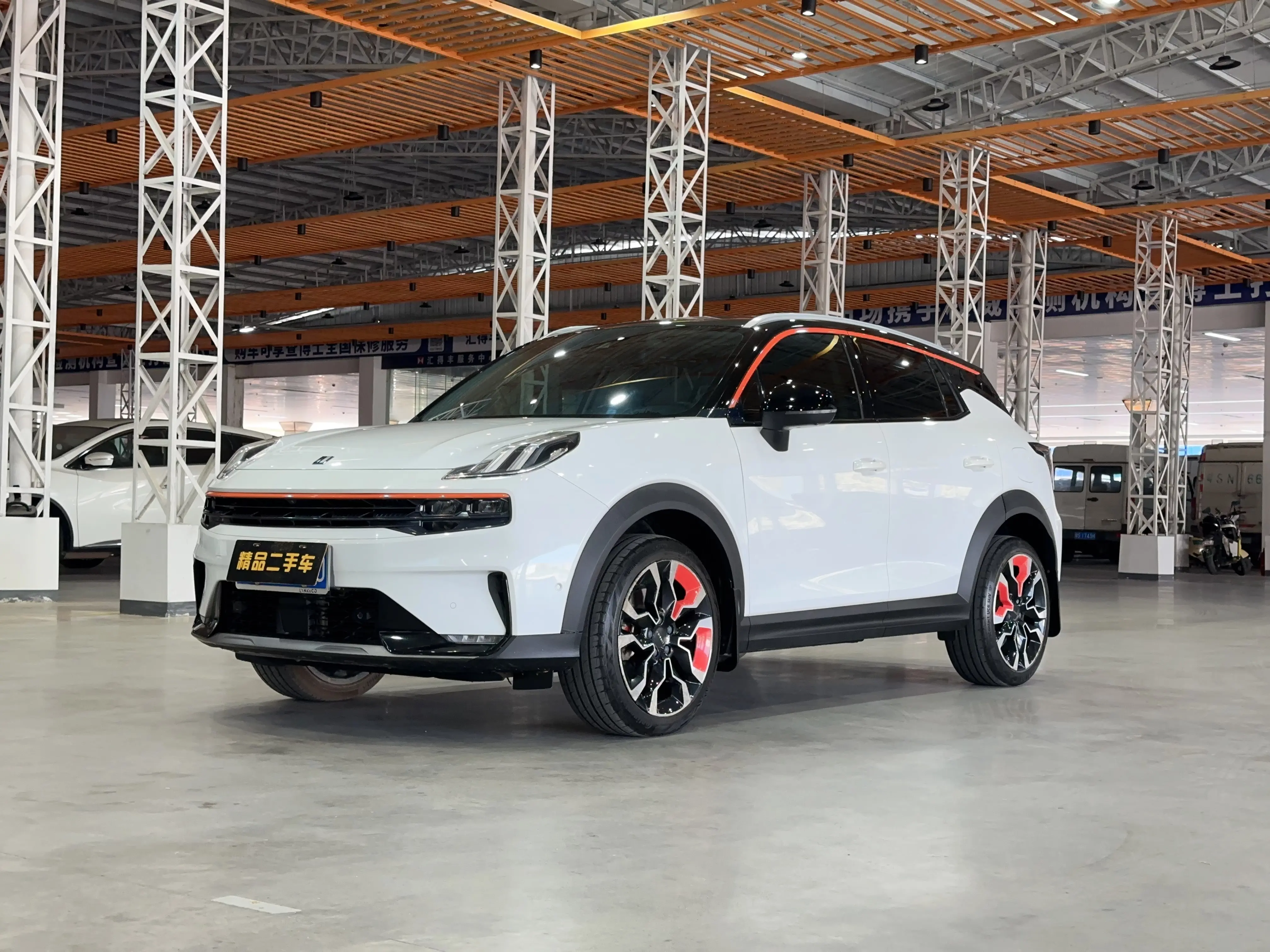 Lynk & Co 06  из Китая