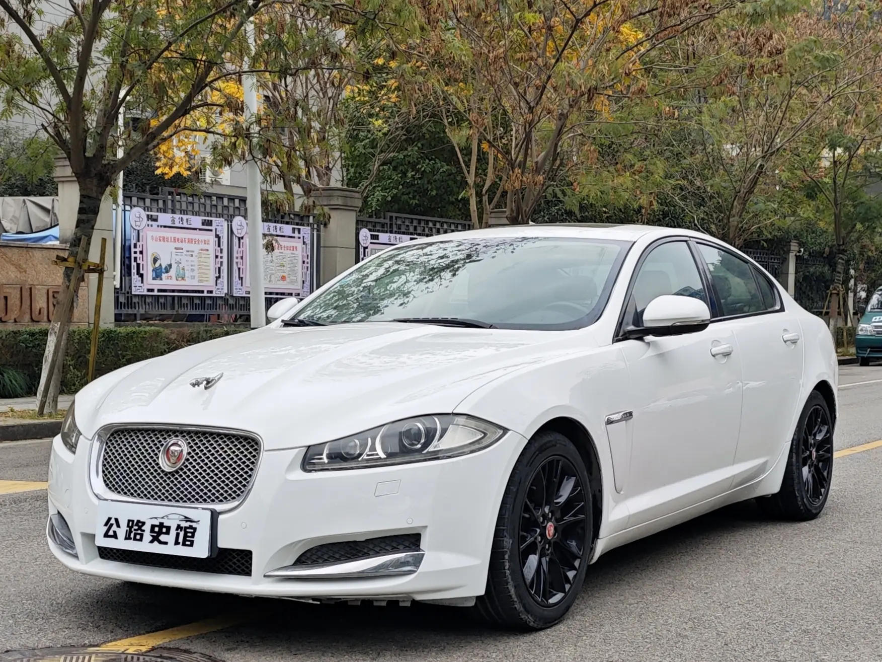 Jaguar XF  из Китая