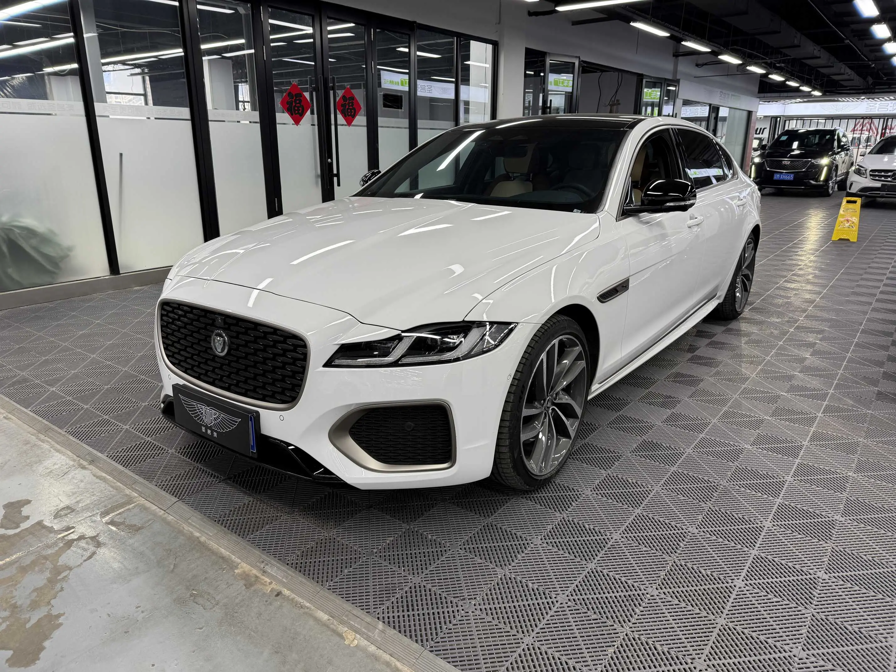 Jaguar XFL  из Китая