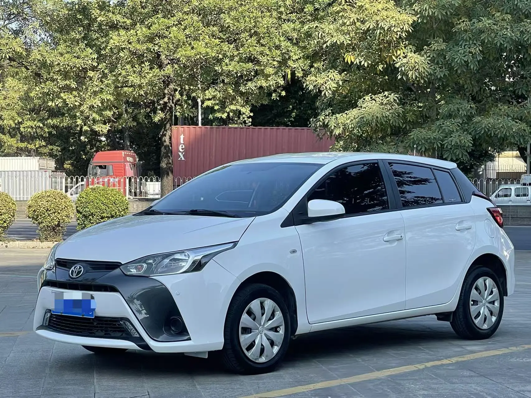 Toyota Yaris L  из Китая