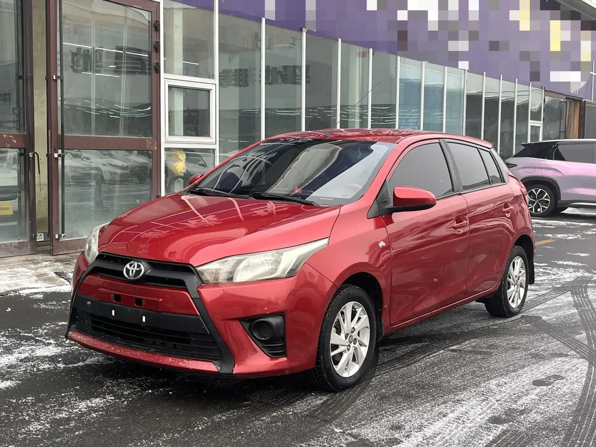 Toyota Yaris L  из Китая