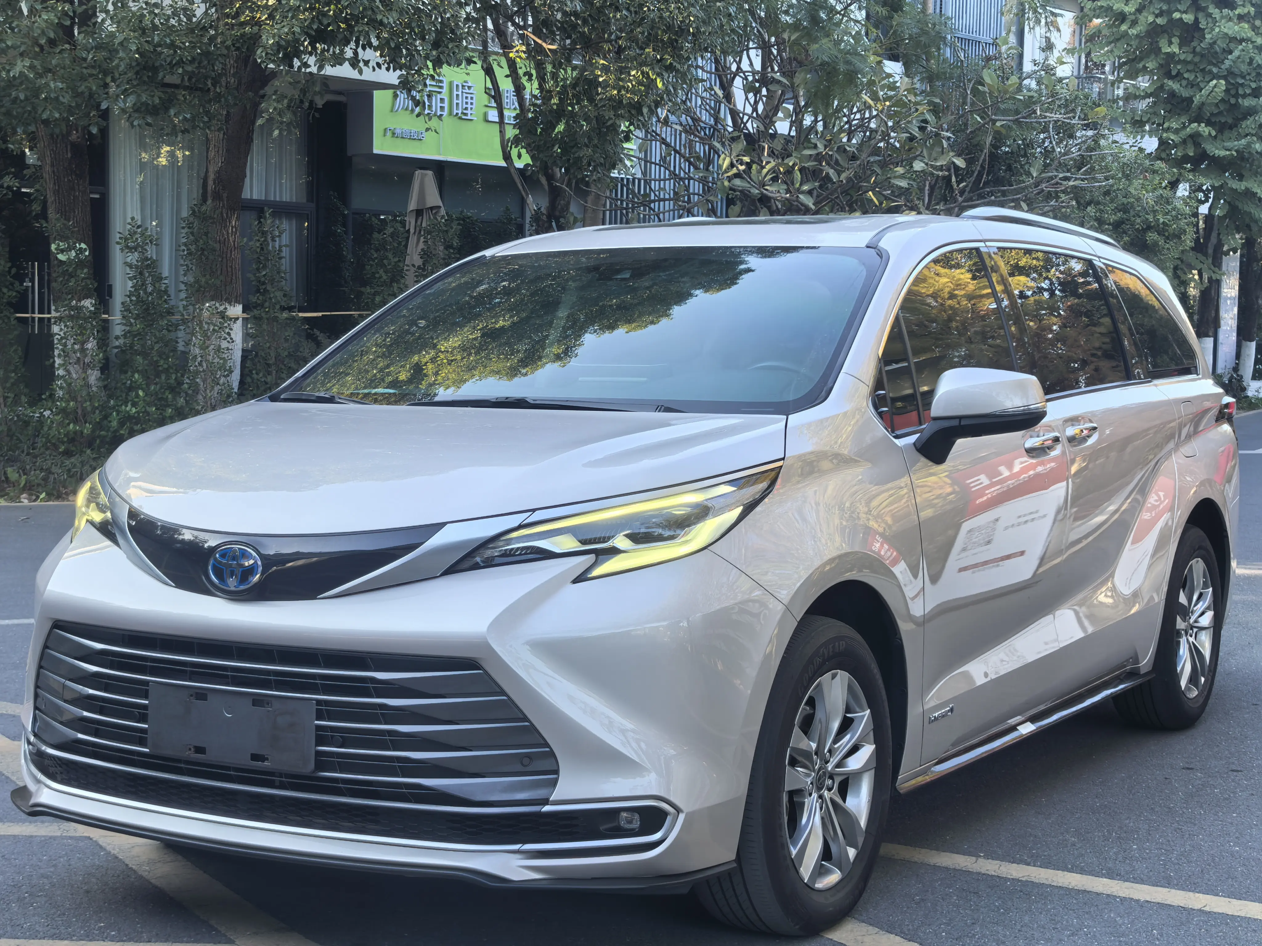 Toyota Sienna  из Китая