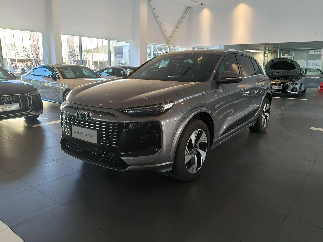 Audi Q6L e-tron  из Китая
