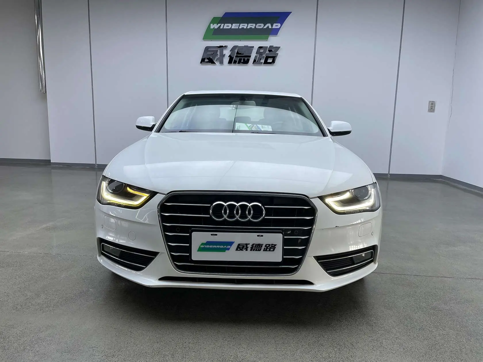 Audi A4L  из Китая