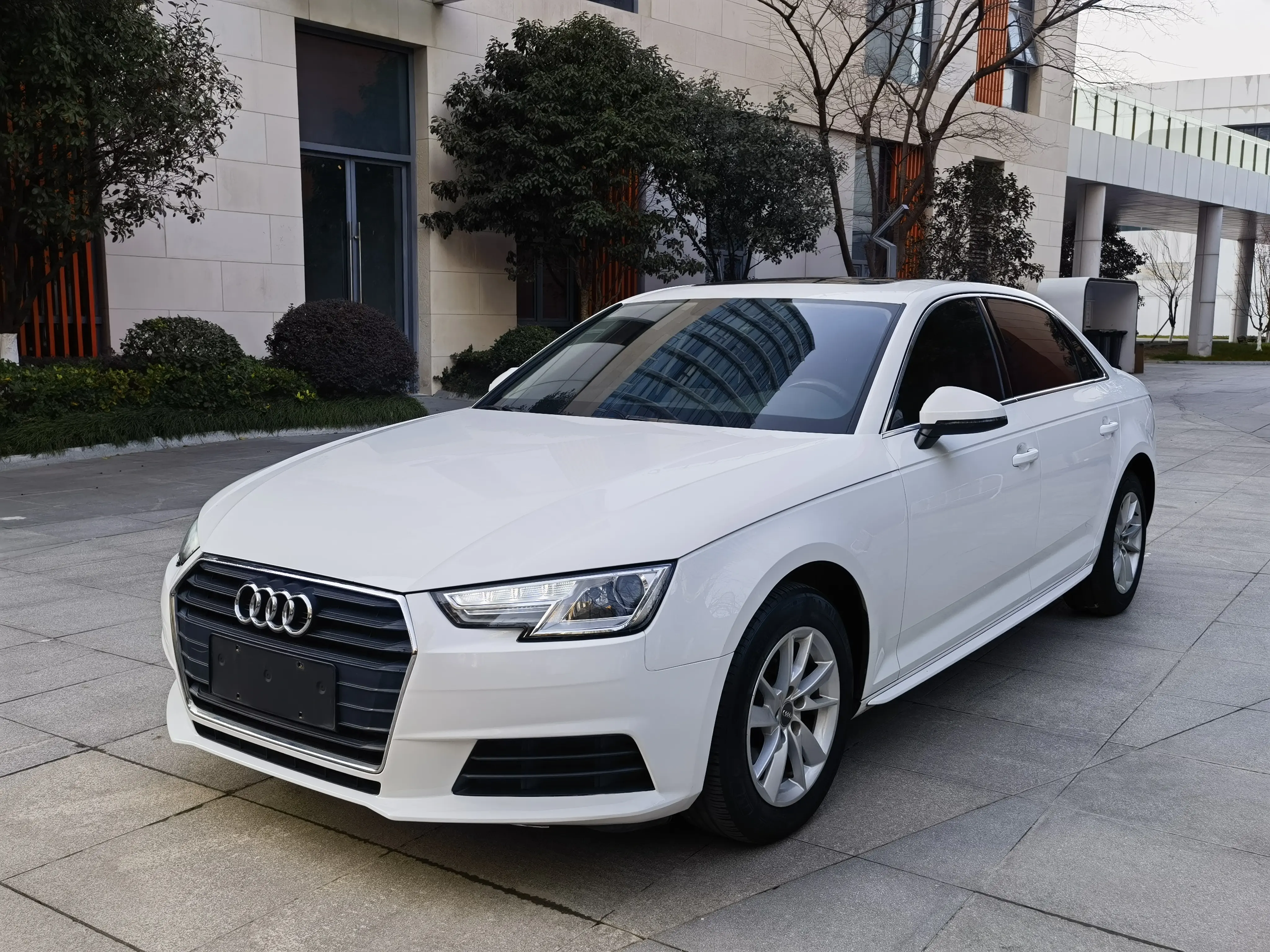 Audi A4L  из Китая