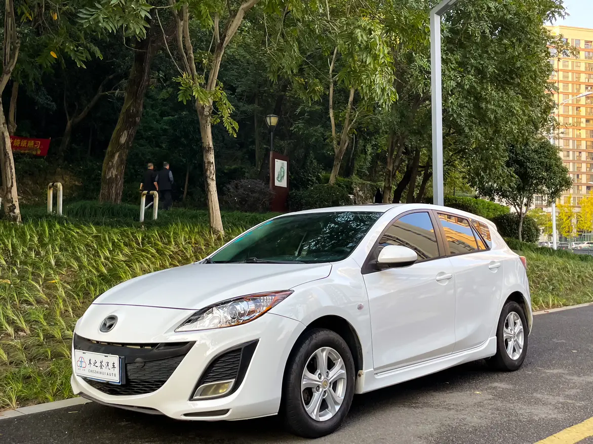 Mazda Axela (Mazda3)  из Китая