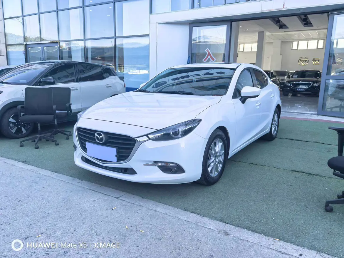 Mazda Axela (Mazda3)  из Китая