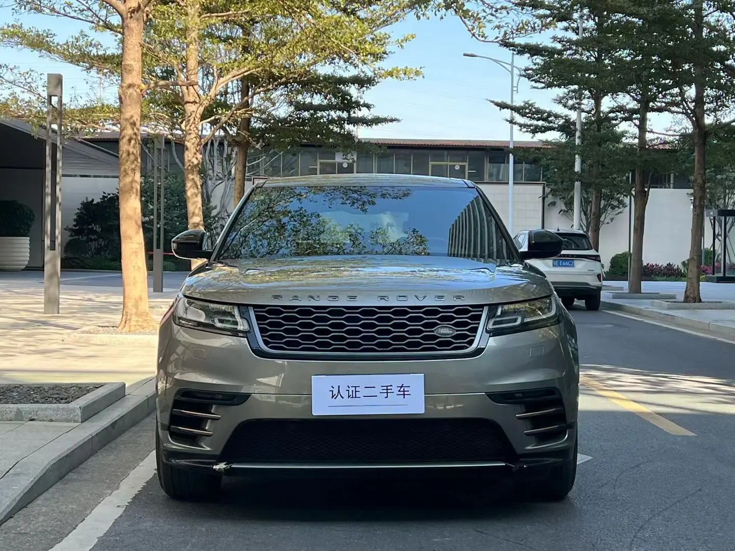 Land Rover Range Rover Velar  из Китая