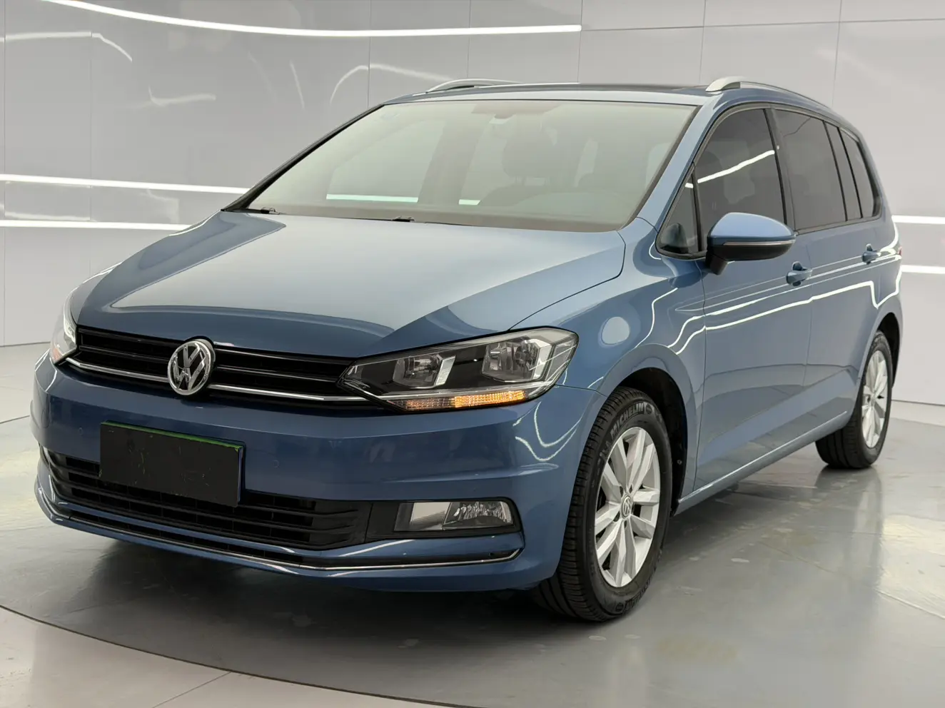Volkswagen Touran L  из Китая